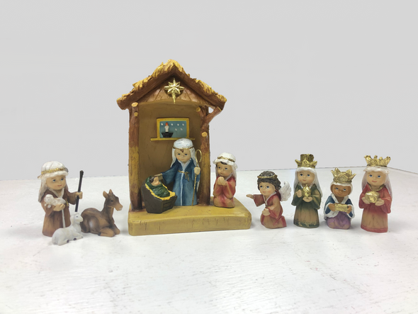8" Nativity with Stable / 11pc - Kid Pageant